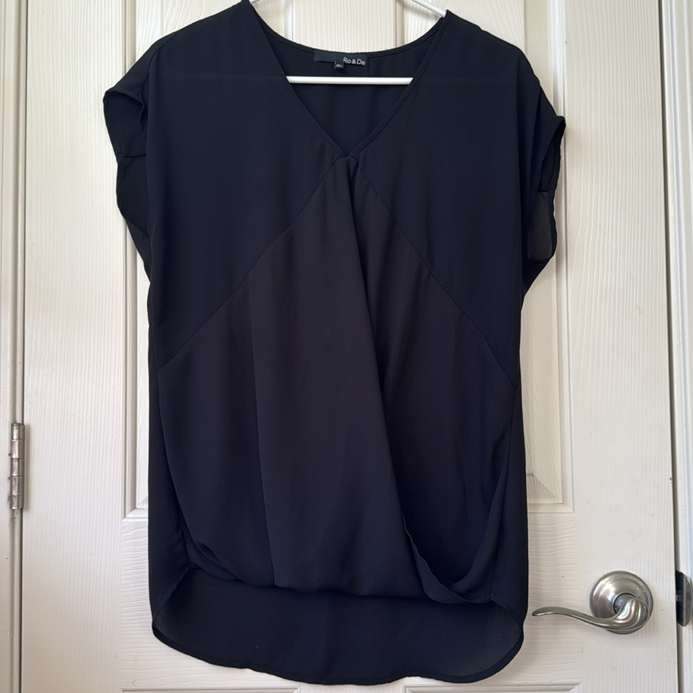 Ro&de Women’s pleated relaxed fit top blouse Medium black